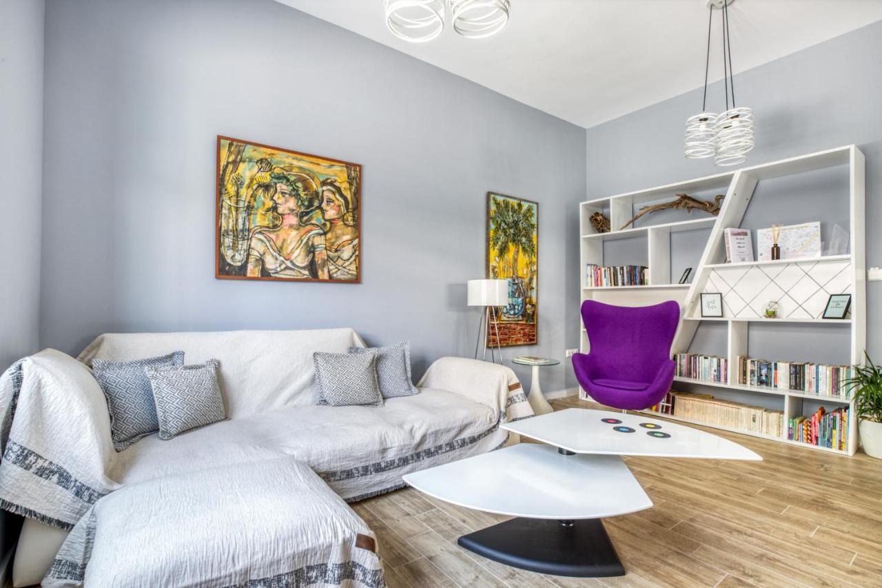 Spacious Flat With Courtyard And Private Parking! アテネ エクステリア 写真