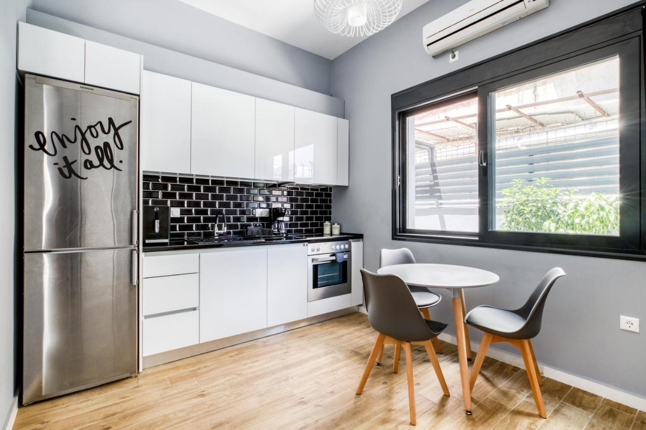 Spacious Flat With Courtyard And Private Parking! アテネ エクステリア 写真