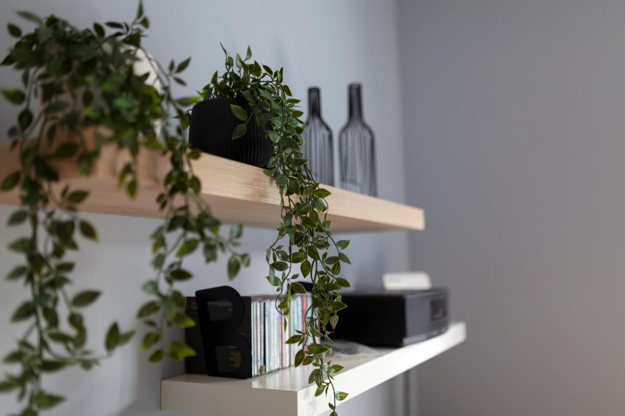 Spacious Flat With Courtyard And Private Parking! アテネ エクステリア 写真
