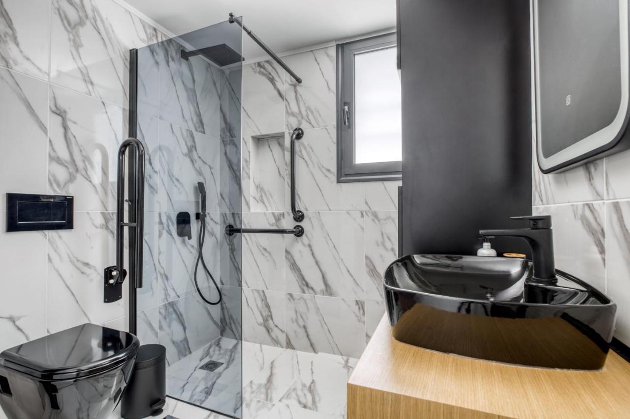 Spacious Flat With Courtyard And Private Parking! アテネ エクステリア 写真