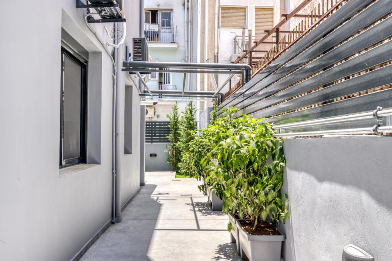 Spacious Flat With Courtyard And Private Parking! アテネ エクステリア 写真
