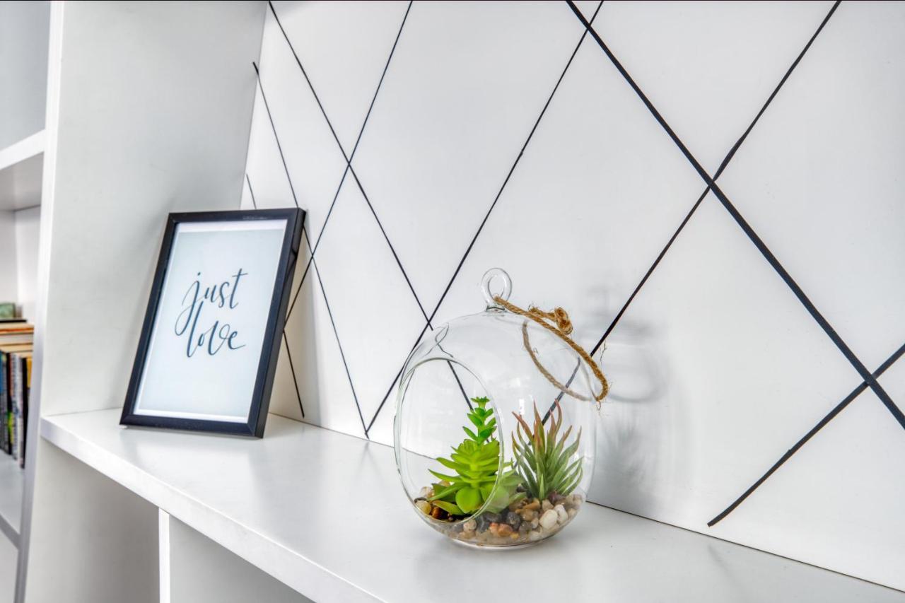 Spacious Flat With Courtyard And Private Parking! アテネ エクステリア 写真