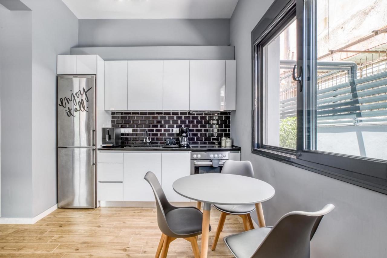Spacious Flat With Courtyard And Private Parking! アテネ エクステリア 写真
