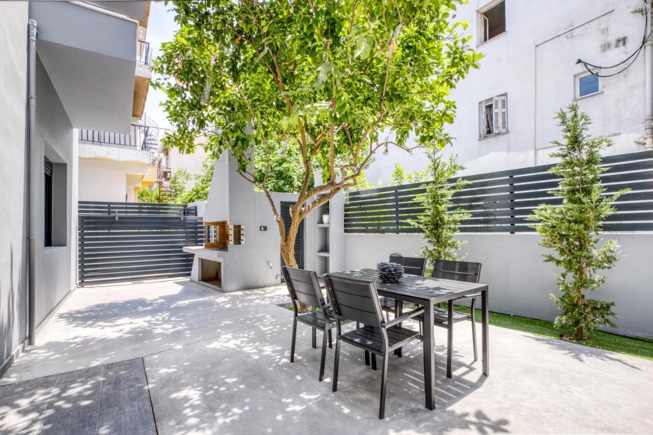 Spacious Flat With Courtyard And Private Parking! アテネ エクステリア 写真